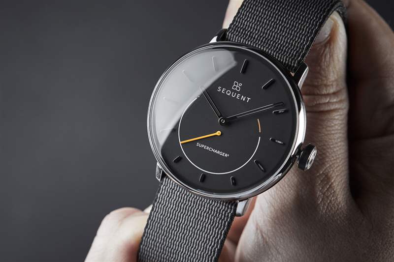 Sequent SuperCharger2:無線充電手表-復刻表