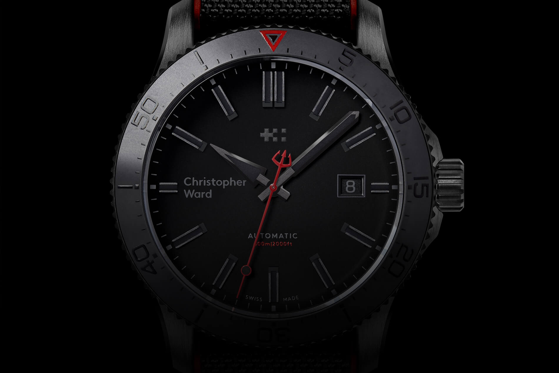 克里斯托弗-沃德C60 Abyss黑色不銹鋼DLC拉絲手表-復(fù)刻表