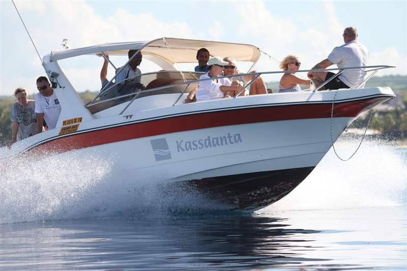 今夏最強水著look-戴去船P或泳池也不怕的防水腕表推薦！-復刻表