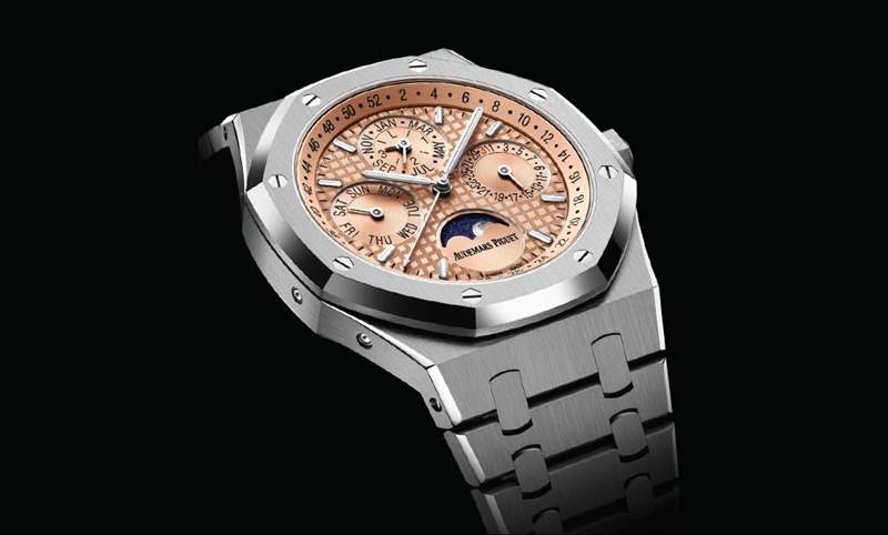 鮭魚面、鈦金屬表殼！愛彼皇家橡樹萬年歷限量版走出日本，全球發(fā)行-復(fù)刻表