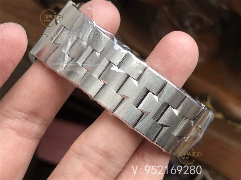 XF廠VC江詩丹頓縱橫四海2000V海外超薄復(fù)刻表騷藍(lán)盤做工怎么樣-復(fù)刻表