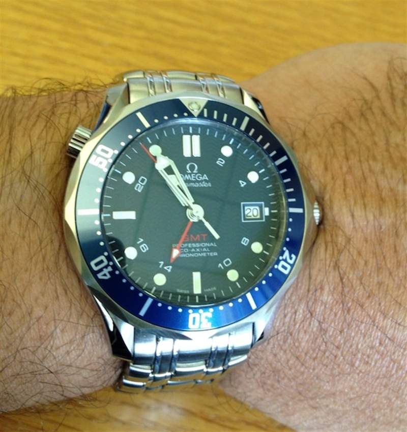 歐米茄海馬系列300M GMT“詹姆斯邦德”腕表評測-復刻表