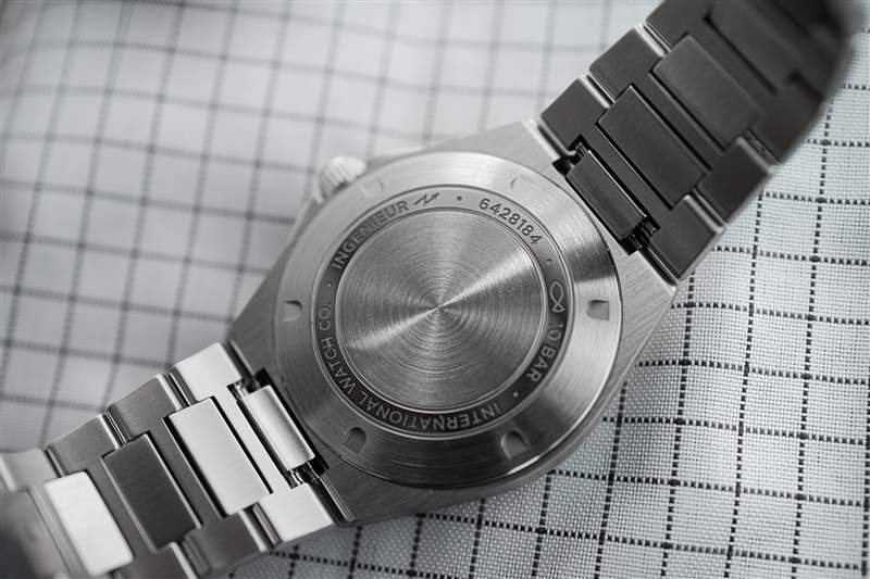 推出全新萬(wàn)國(guó)工程師自動(dòng)腕表40-復(fù)刻表