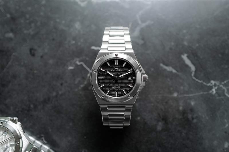 推出全新萬(wàn)國(guó)工程師自動(dòng)腕表40-復(fù)刻表