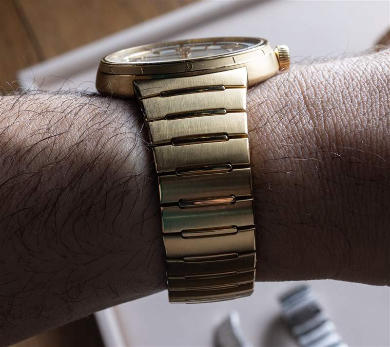 親身體驗(yàn):路易威登重新推出高端一體式手鏈?zhǔn)直?Tambour 親身體驗(yàn):路易威登重新推出高端一體式手鏈?zhǔn)直?Tambour-復(fù)刻表