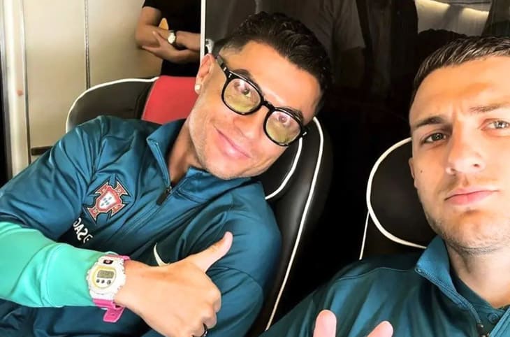 擁有無數名表的C羅 竟連平價大眾石英表也收藏！-復刻表