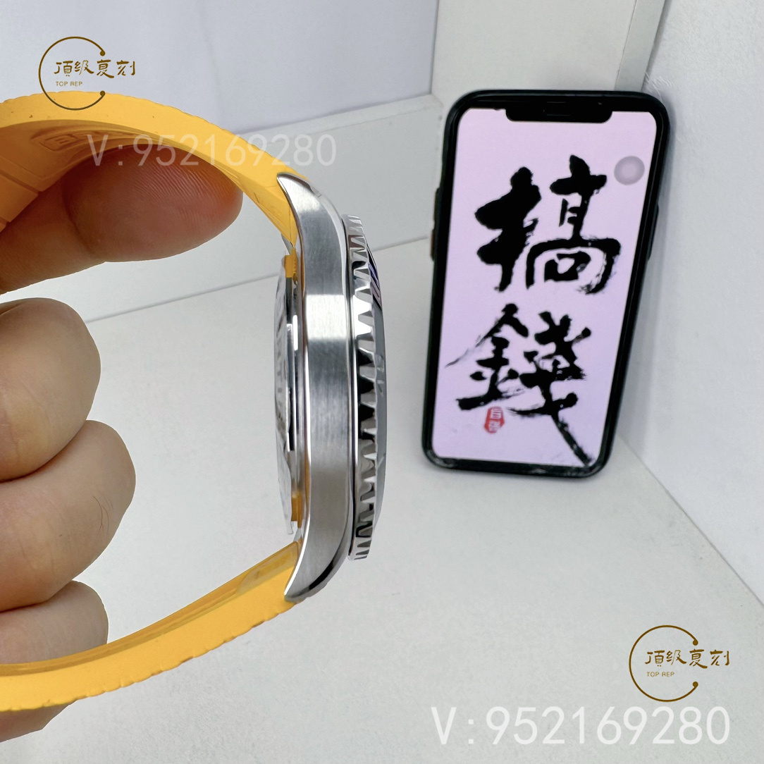 BLS廠百年靈超級海洋彩虹盤A17375211：2824機芯搭載的精致復刻-復刻表